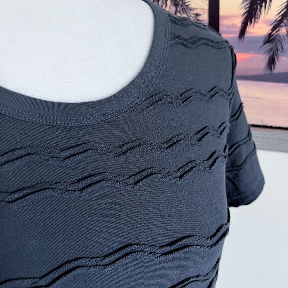 Women’s Old Navy Short Sleeve Tee | Dark Gray | Crew Neck | Textured | Medium - Picture 5 of 6